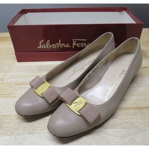 Salvatore Ferragamo Boutique Brown Leather Pumps Shoes 7.5‎ AAA Womens Low Heel